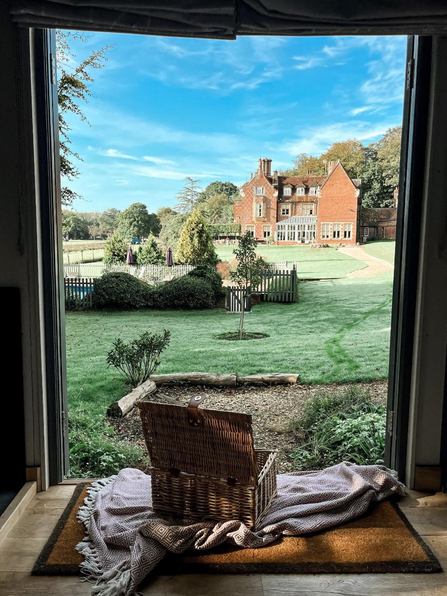 Готель Burley Manor Екстер'єр фото